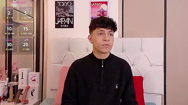 Snapshot of Axel__Evans chatting on December 1, 2025, 1:05 pm Axel Evans online show from December 1, 2025, 1:05 pm