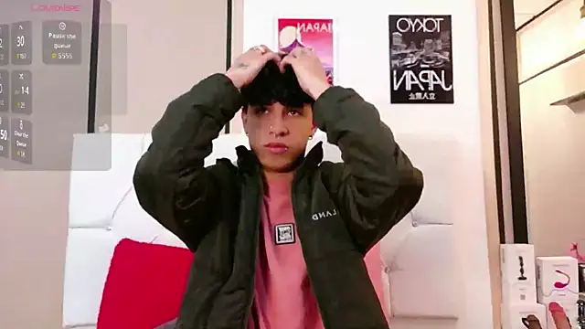 Axel  Evans online show from February 4, 2026, 12:55 pm