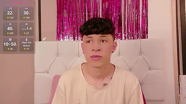 Axel  Evans online show from March 28, 2026, 12:49 pm