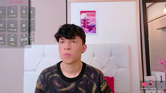 Axel  Evans online show from April 14, 2026, 1:17 pm