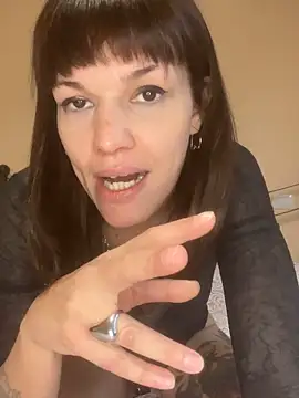 Snapshot of SarettaB90 chatting on October 19, 2025, 3:34 pm SarettaB90 online show from October 19, 2025, 3:34 pm