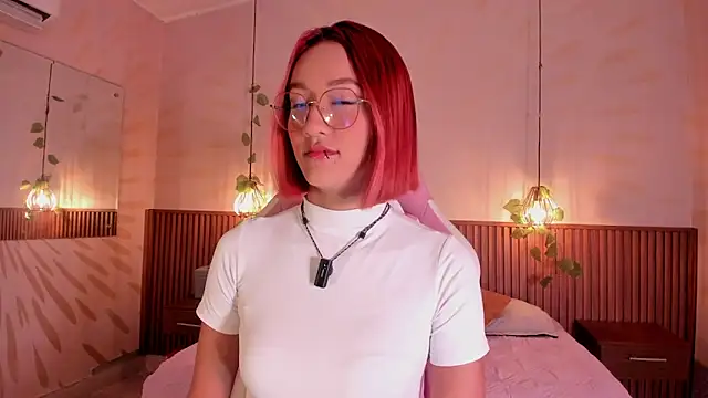 daphne courtis online show from March 13, 2026, 3:13 am