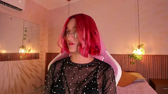 daphne courtis online show from April 13, 2026, 3:12 am