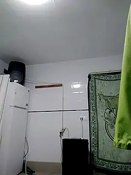 Snapshot of Zk1980 chatting on October 21, 2025, 9:04 pm Zk1980 online show from October 21, 2025, 9:04 pm