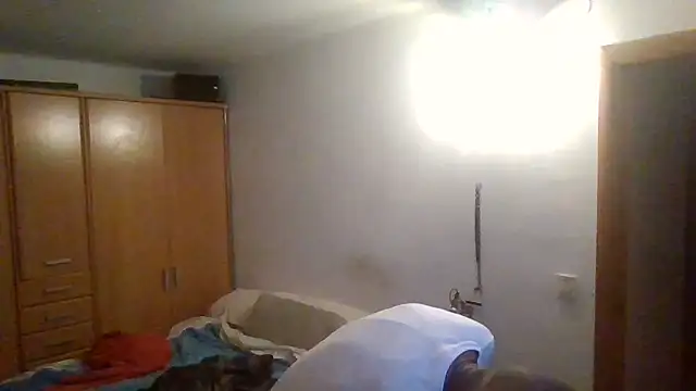 Snapshot of Zk1980 chatting on October 31, 2025, 9:38 pm Zk1980 online show from October 31, 2025, 9:38 pm