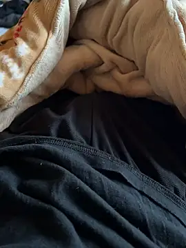 Snapshot of rrrrrriyyffhyeeee chatting on October 2, 2025, 7:37 am rrrrrriyyffhyeeee online show from October 2, 2025, 7:37 am