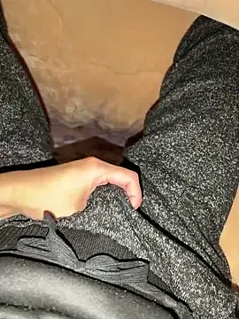 Snapshot of rrrrrriyyffhyeeee chatting on October 26, 2025, 4:18 am rrrrrriyyffhyeeee online show from October 26, 2025, 4:18 am