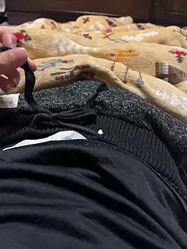 Snapshot of rrrrrriyyffhyeeee chatting on October 27, 2025, 8:18 am rrrrrriyyffhyeeee online show from October 27, 2025, 8:18 am