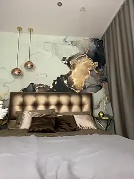 MiraXS online show from March 8, 2026, 10:13 pm