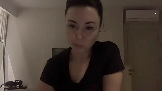 Gilin1 online show from December 18, 2025, 8:48 pm