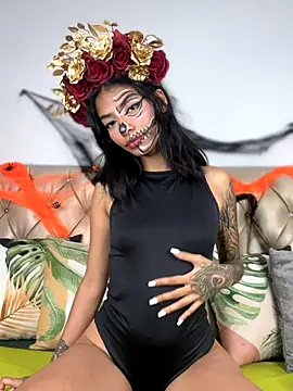 TweetiePieXXX online show from October 24, 2025, 10:06 pm