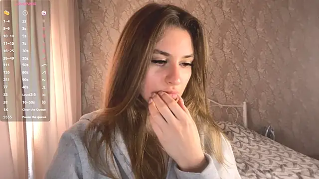 Snapshot of miainheat chatting on September 18, 2025, 8:27 am miainheat online show from September 18, 2025, 8:27 am