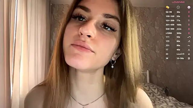 Snapshot of miainheat chatting on October 14, 2025, 9:10 am miainheat online show from October 14, 2025, 9:10 am