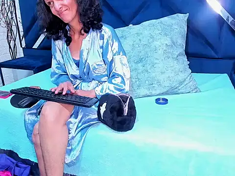 YanetRose online show from July 4, 2026, 3:35 am