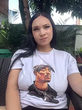 cloe weiss online show from October 2, 2025, 4:03 pm