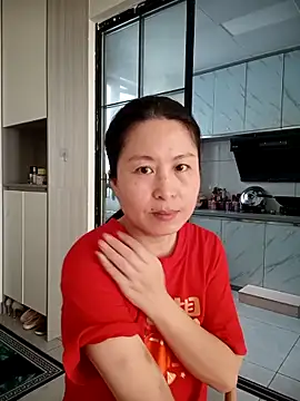 chengcheng12 online show from October 2, 2025, 12:39 am