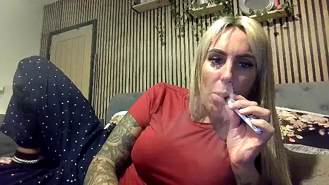 Snapshot of poppyinga1 chatting on February 11, 2026, 8:14 pm poppyinga1 online show from February 11, 2026, 8:14 pm