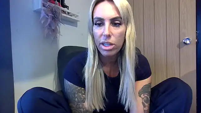 Snapshot of poppyinga1 chatting on February 12, 2026, 9:04 am poppyinga1 online show from February 12, 2026, 9:04 am