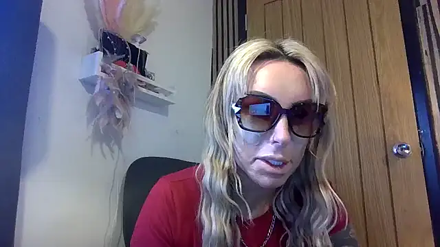 Snapshot of poppyinga1 chatting on February 20, 2026, 9:43 am poppyinga1 online show from February 20, 2026, 9:43 am