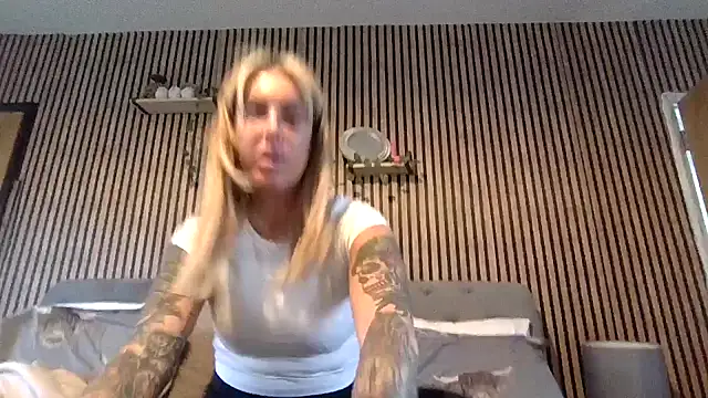 Snapshot of poppyinga1 chatting on February 26, 2026, 9:08 am poppyinga1 online show from February 26, 2026, 9:08 am