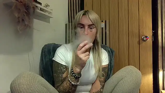 Snapshot of poppyinga1 chatting on February 27, 2026, 7:25 pm poppyinga1 online show from February 27, 2026, 7:25 pm