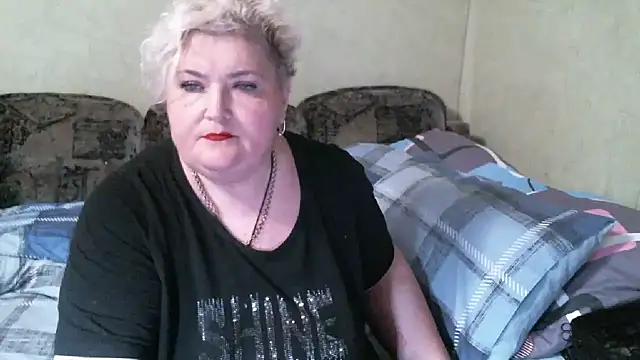 Snapshot of Lana555 chatting on September 13, 2025, 11:04 pm Lana555 online show from September 13, 2025, 11:04 pm