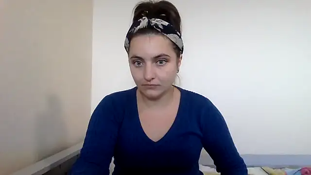 DInaraXRose online show from September 23, 2025, 9:12 am