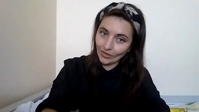 DInaraXRose online show from September 26, 2025, 11:47 am