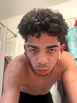 Snapshot of Ryan_12xX chatting on December 19, 2025, 8:05 pm Ryan 12xX online show from December 19, 2025, 8:05 pm