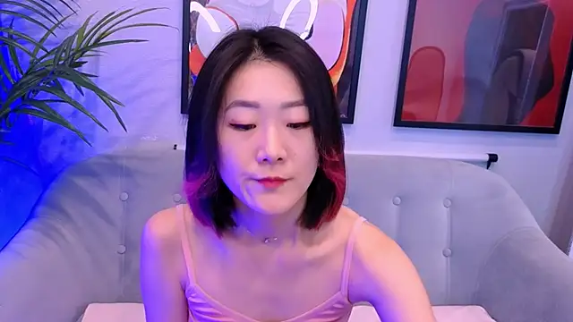 Snapshot of AikoYamada chatting on September 12, 2025, 6:24 am AikoYamada online show from September 12, 2025, 6:24 am