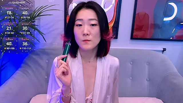 Snapshot of AikoYamada chatting on September 30, 2025, 6:18 am AikoYamada online show from September 30, 2025, 6:18 am