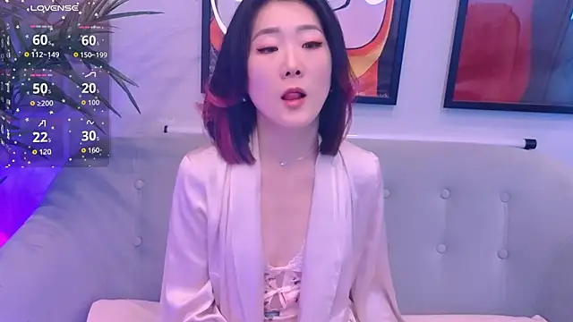 Snapshot of AikoYamada chatting on October 18, 2025, 6:37 am AikoYamada online show from October 18, 2025, 6:37 am