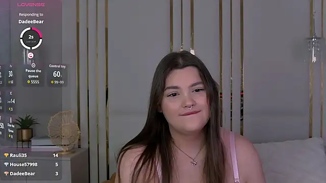 EmilyHyde online show from October 9, 2025, 9:02 pm