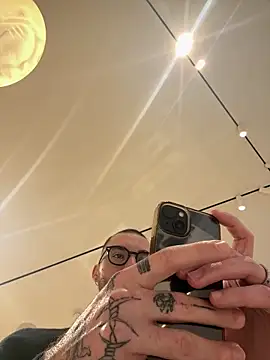 xAaronx9095 online show from September 28, 2025, 12:05 am