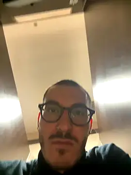 xAaronx9095 online show from October 5, 2025, 8:12 am