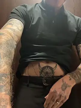 xAaronx9095 online show from October 19, 2025, 2:56 am