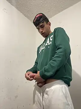 Snapshot of Camachito332 chatting on March 21, 2026, 3:59 pm Camachito332 online show from March 21, 2026, 3:59 pm