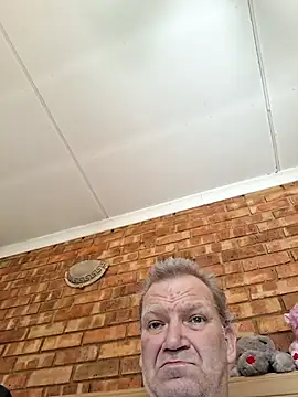 Snapshot of wallacelegend chatting on February 10, 2026, 7:01 am wallacelegend online show from February 10, 2026, 7:01 am