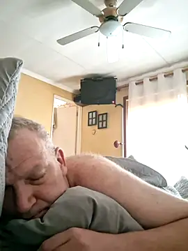 Snapshot of wallacelegend chatting on February 19, 2026, 5:36 am wallacelegend online show from February 19, 2026, 5:36 am