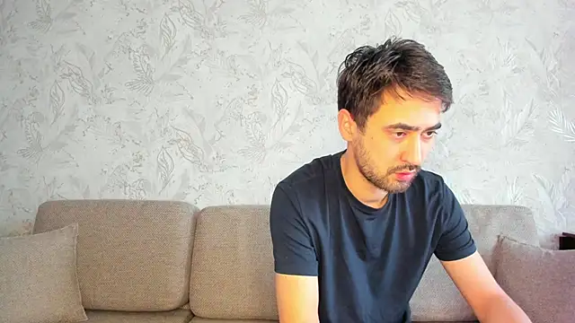 sophywhisper online show from January 14, 2026, 6:19 am