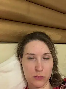 Snapshot of Jugira chatting on November 7, 2025, 10:43 pm Jugira online show from November 7, 2025, 10:43 pm