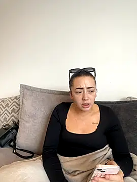 Snapshot of ItsCOCOx chatting on October 27, 2025, 3:16 pm ItsCOCOx online show from October 27, 2025, 3:16 pm