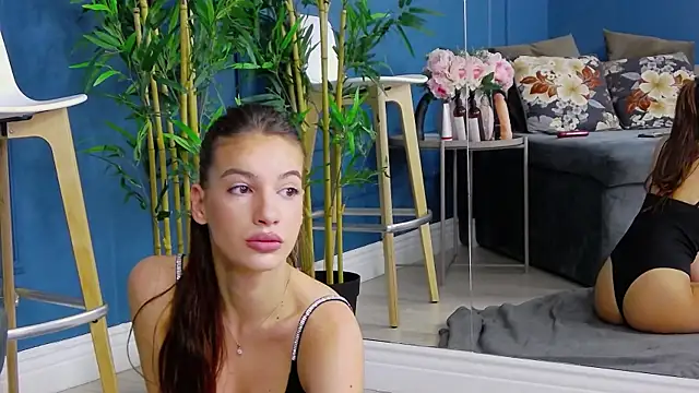 KimmDaviss online show from October 25, 2025, 6:54 am