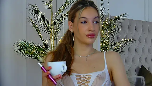 KimmDaviss online show from May 26, 2026, 7:37 am