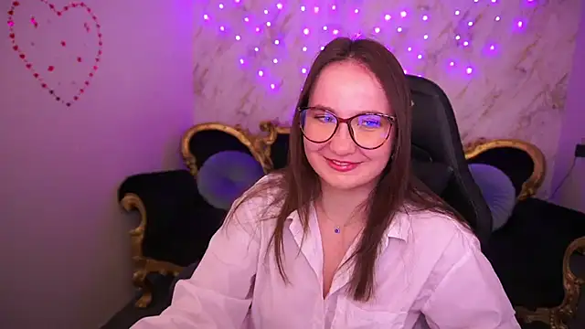 Snapshot of SofieBloom chatting on March 3, 2026, 10:48 pm SofieBloom online show from March 3, 2026, 10:48 pm