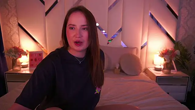 SofieBloom online show from May 17, 2026, 10:39 pm