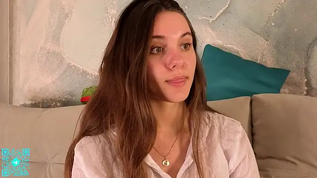 chloemilka online show from July 13, 2026, 6:44 pm
