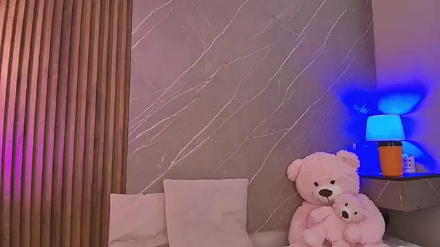 Snapshot of biancaa_18 chatting on June 2, 2026, 7:27 pm biancaa 18 online show from June 2, 2026, 7:27 pm