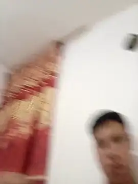 Exxddxxy online show from April 27, 2026, 6:44 am