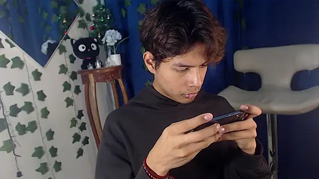 Kaoriimatsuii online show from December 17, 2025, 9:26 am